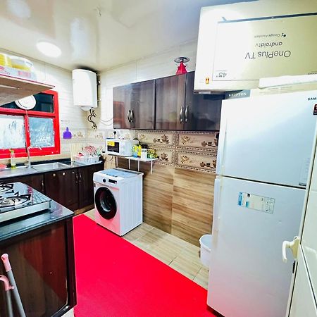 شقة Moon Backpackers , Al Rigga , Partition For Couples And For Singles دبي المظهر الخارجي الصورة