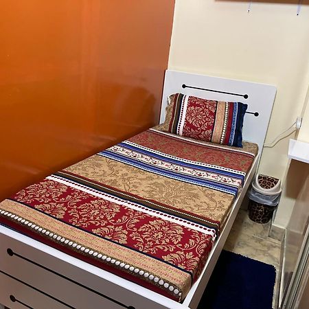 شقة Moon Backpackers , Al Rigga , Partition For Couples And For Singles دبي المظهر الخارجي الصورة