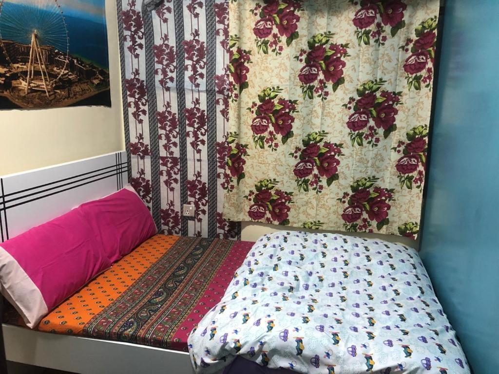 شقة Moon Backpackers , Al Rigga , Partition For Couples And For Singles دبي المظهر الخارجي الصورة