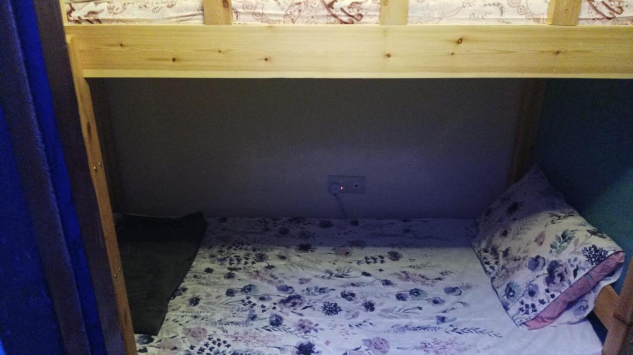 شقة Moon Backpackers , Al Rigga , Partition For Couples And For Singles دبي المظهر الخارجي الصورة