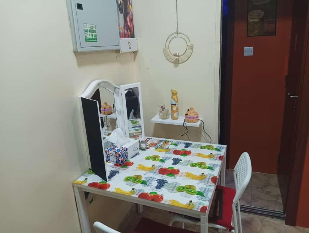 شقة Moon Backpackers , Al Rigga , Partition For Couples And For Singles دبي المظهر الخارجي الصورة