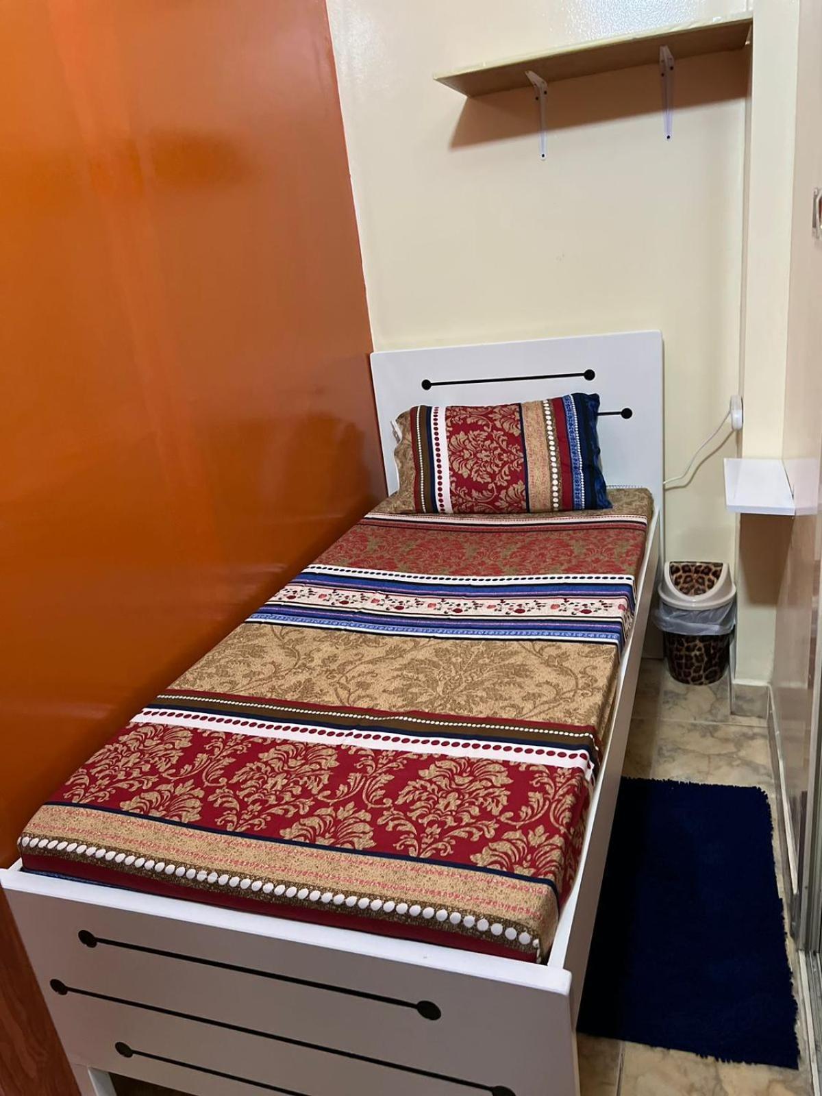 شقة Moon Backpackers , Al Rigga , Partition For Couples And For Singles دبي المظهر الخارجي الصورة