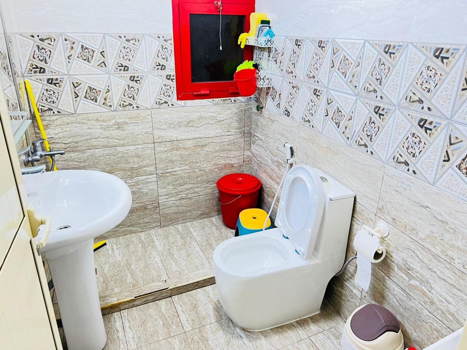 شقة Moon Backpackers , Al Rigga , Partition For Couples And For Singles دبي المظهر الخارجي الصورة