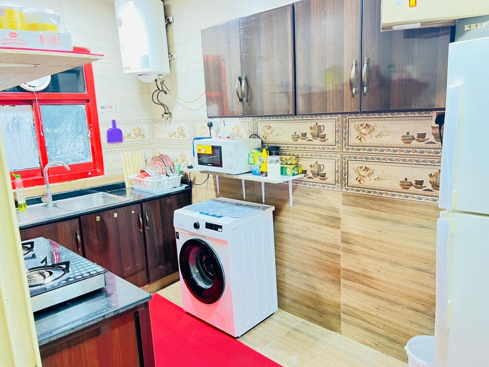 شقة Moon Backpackers , Al Rigga , Partition For Couples And For Singles دبي المظهر الخارجي الصورة